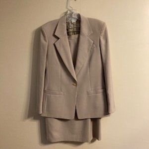 Women's Austin Reed 2-piece suit.
